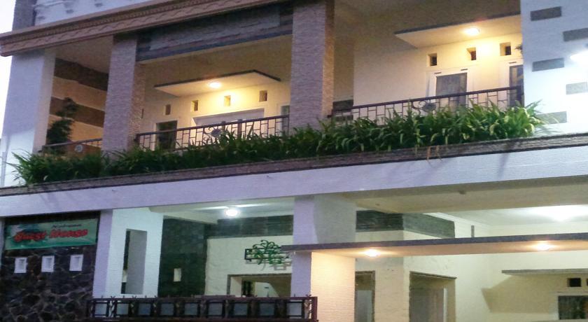 Griya Nelwan Guest House Маланг Экстерьер фото